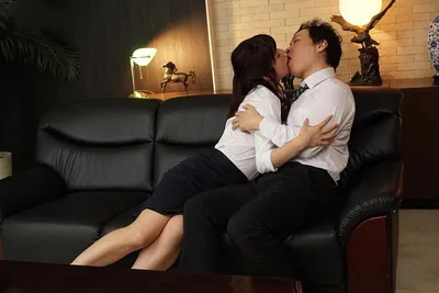 Cô vợ dối anh xã tăng ca để ở lại quan hệ với sếp