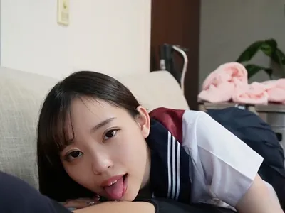 Nữ sinh ngây thơ bị tên ba cóc chọc chim giả vào lồn