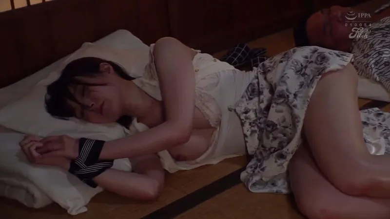 Xin ông xã đi công chuyện với quản lý, nữ nhân viên rơi vào kế hoạch của ông cấp trên biến thái